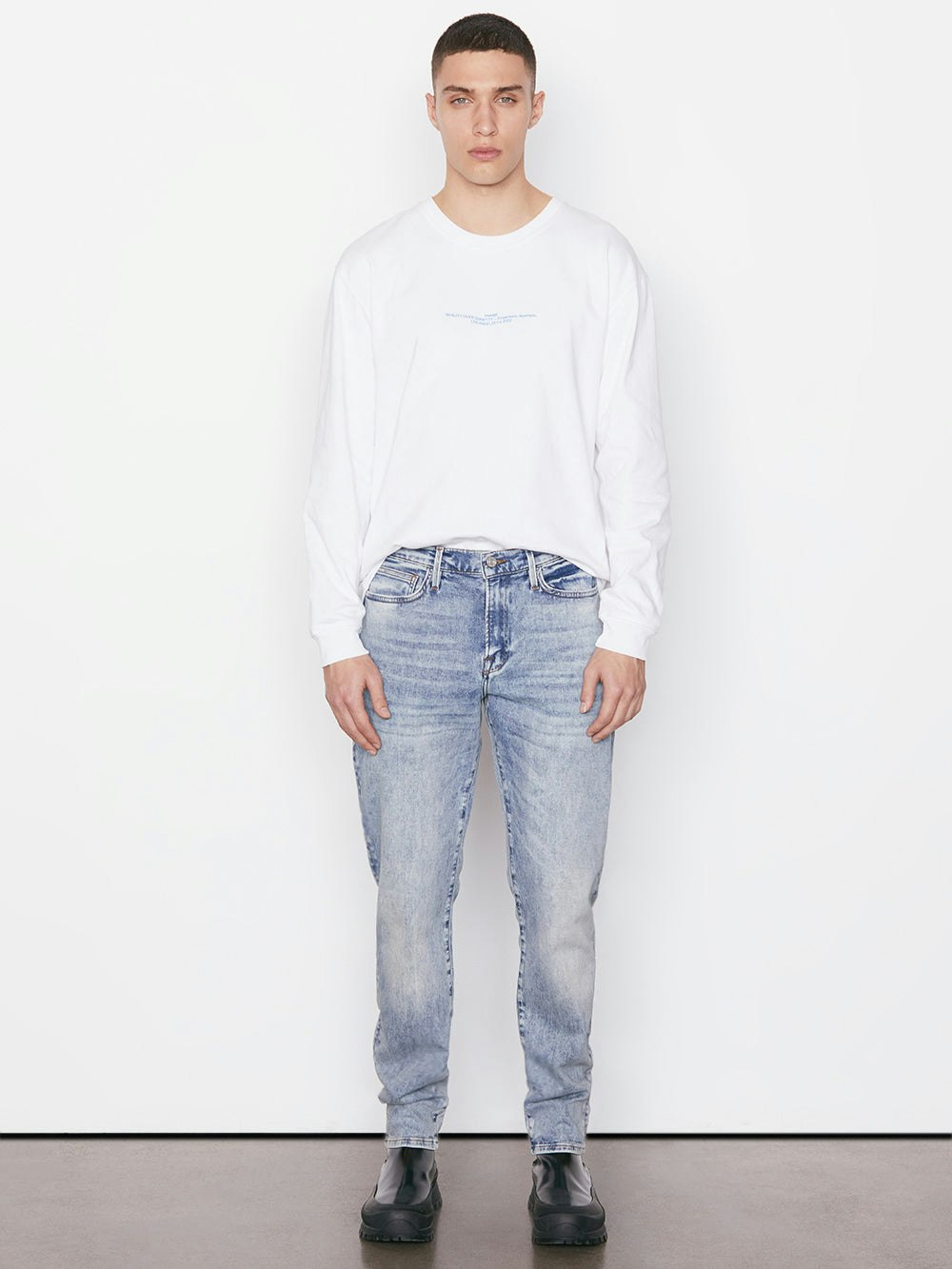 jeans full body view alt:hover